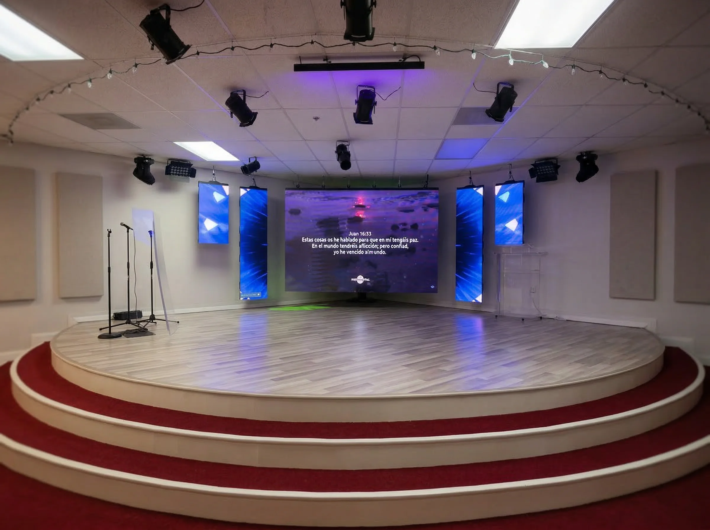 Modern Church — Triple Screen System